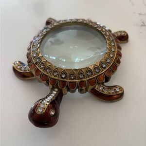 VTG TURTLE JEWELED & ENAMELED MAGNIFYING GLASS PAPER WEIGHT WHIMSICAL 5"X4"